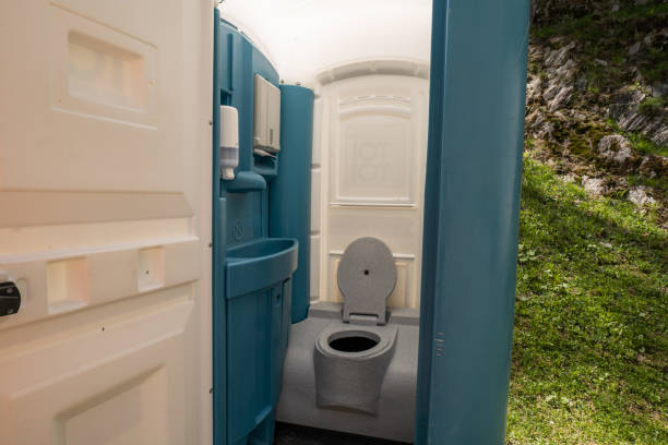 Best Portable restroom trailer rental  in Hoopeston, IL